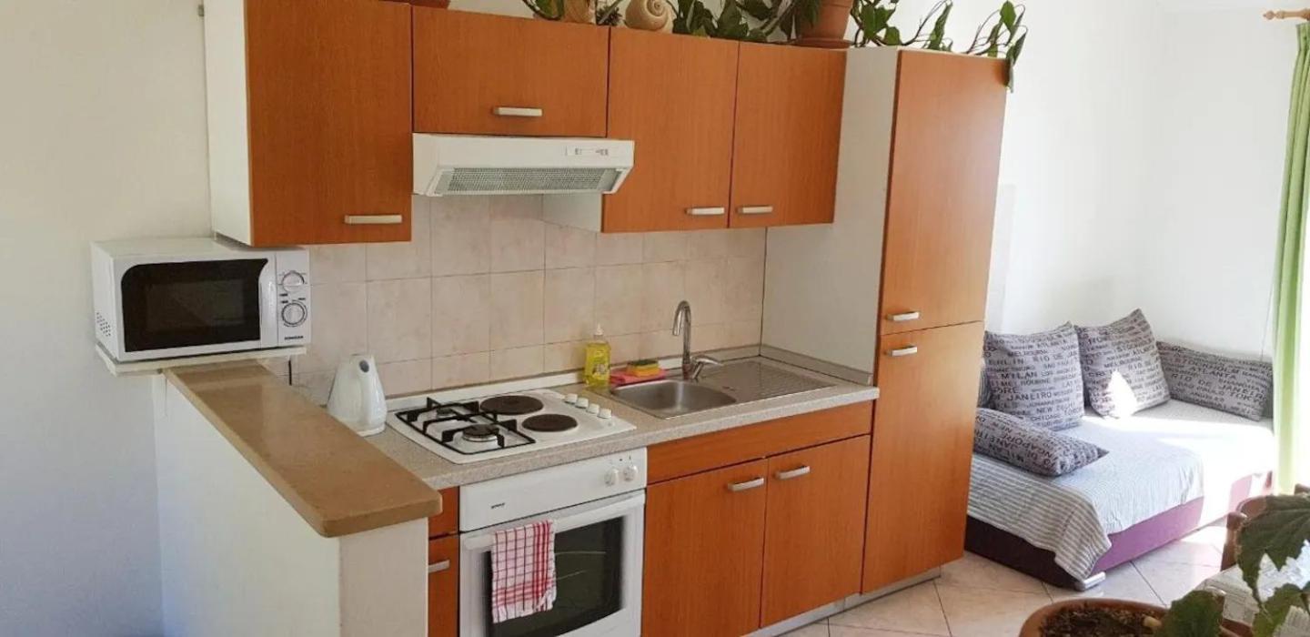 Guest House Kralj 사플루나라 외부 사진