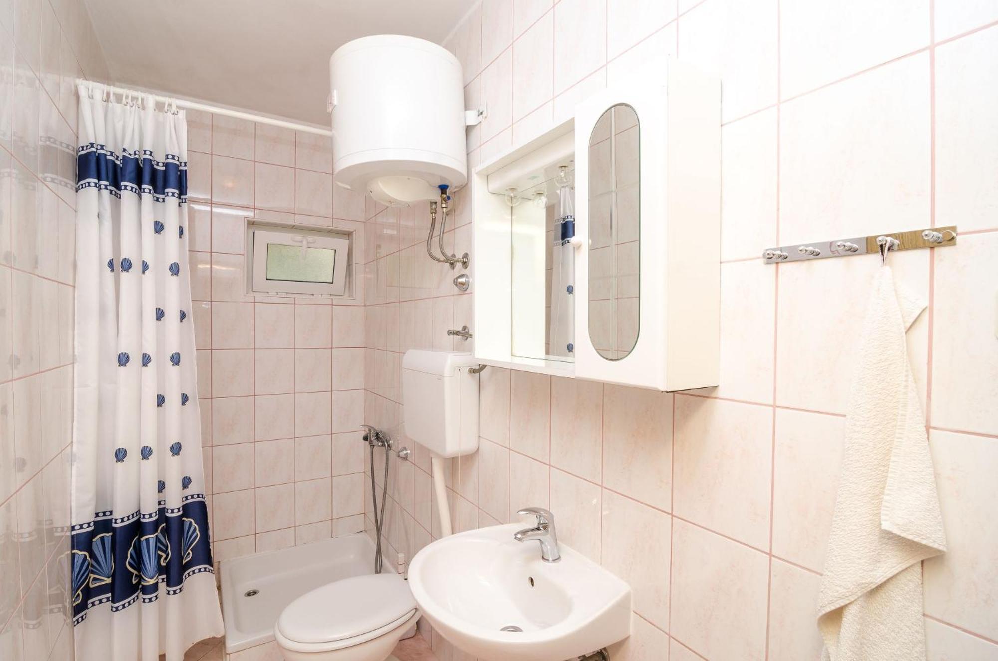 Guest House Kralj 사플루나라 객실 사진