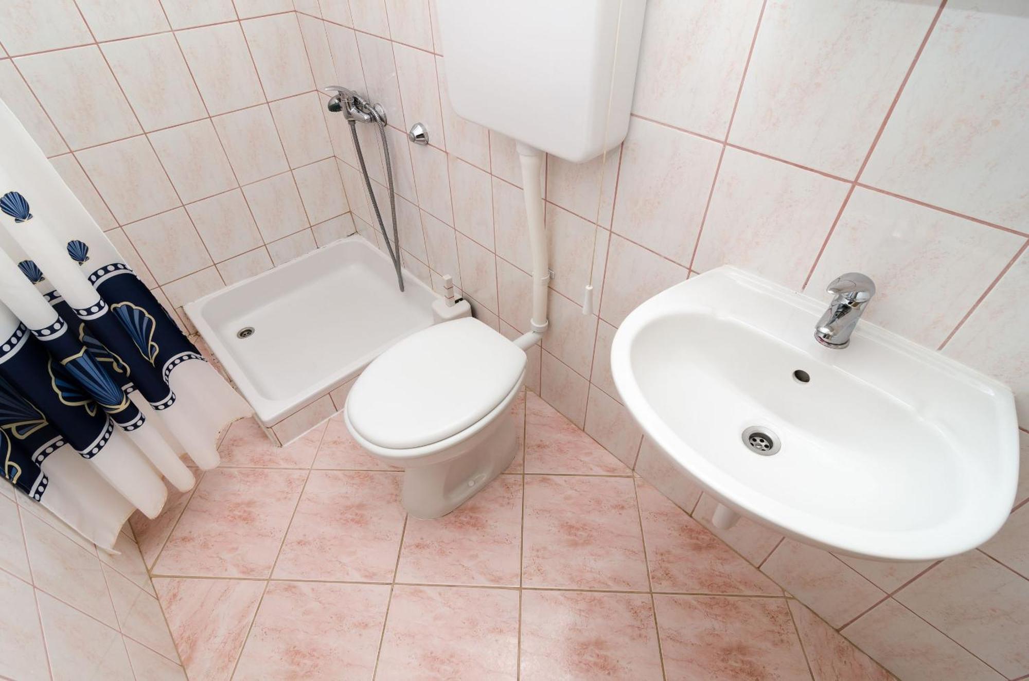 Guest House Kralj 사플루나라 객실 사진