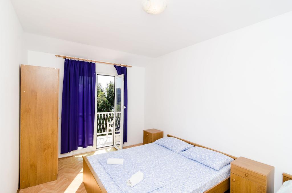 Guest House Kralj 사플루나라 객실 사진