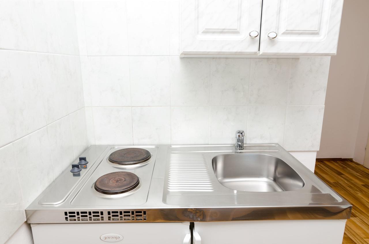 Guest House Kralj 사플루나라 외부 사진