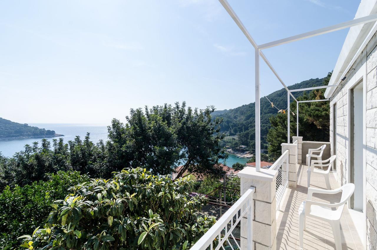 Guest House Kralj 사플루나라 외부 사진