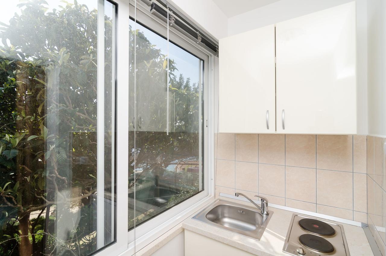 Guest House Kralj 사플루나라 외부 사진