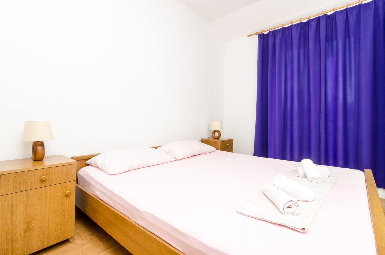 Guest House Kralj 사플루나라 외부 사진
